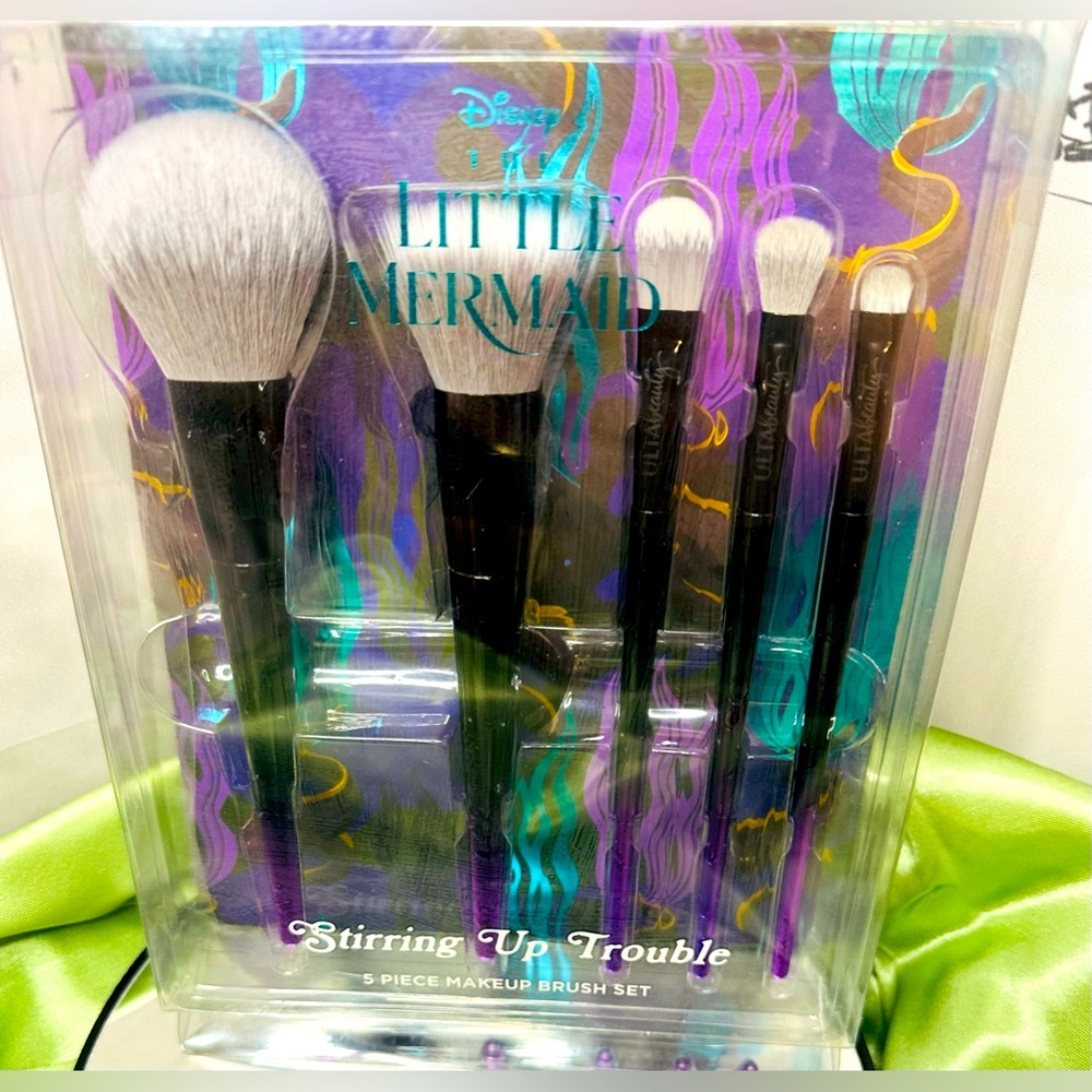 NIB DISNEY LIMITED EDITION THE LITTLE MERMAID 5 PC MAKEUP BRUSH SET